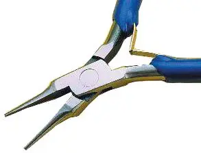 [204] Pince à bec demi-rond effilé lisse