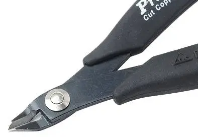 [1PK-101-E] Pince coupante de coté, tête droite et large